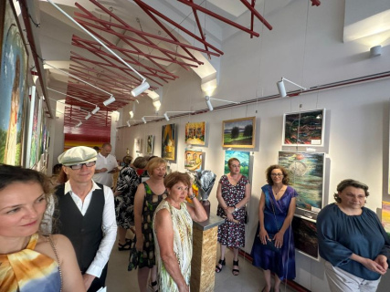 c421cef5-b08c-4cdd-93e9-a582c85c3d20