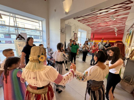 6abae0bf-1eba-4cca-bf28-caaa83154081